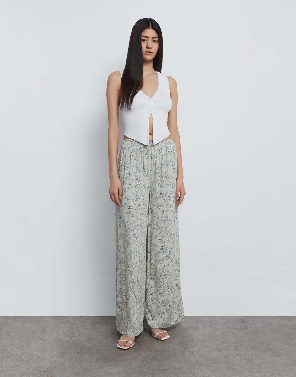 [🆕🇻🇳] Xịn VNXK – Hàng VNXK – Xuất Dư – Bigsize  👕 Top1Fashion 👗  Gloria jeans
Chất 100% visco cực kì rũ mát
Mặc nhà hết nước chấm luôn các chị iu
Số lượng e up dưới cmt
Xxs/xs/s/m/l/xl
2 màu bông xanh- bông đỏ
1⃣ , shares-2✔️ , likes-1❤️️ , date-2025-07-29 02:04:03🇻🇳🇻🇳🇻🇳📰🆕