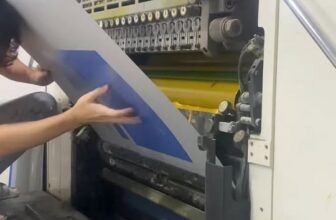 [🆕🇻🇳] Xưởng in hộp giấy, túi giấy giá rẻ Hồ Chí Minh – Chuyên in ấn Hộp giấy, Túi giấy, Tag, Tem số lượng ít 🎨 Top1Designs ✨  Nay e lên bài in hộp rút nước hoa ạ
– Chất liệu giấy Ivory 350
– Qui cách: hộp rút, ép kim, bế nổi, lót mút định hình
Quý khách quan tâm inbox e tư vấn nh , shares-0✔️ , likes-3❤️️ , date-2024-03-26 04:04:49🇻🇳🇻🇳🇻🇳📰🆕