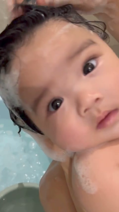 [🆕🇻🇳]  Little Dragon Baby Care Vietnam – 🌿 Sản phẩm chăm sóc da em bé hoàn toàn từ thiên nhiên và Made in New Zealand 🧑‍🧒❤️️👶⭐️ Với hương hoa oải hương thơm nhẹ dễ chịu, giờ tắm sẽ như giờ spa cho bé khi mẹ sử dụng Sữa tắm gội Little Dragon  Bé tí nhưng người ta cũng thích đi spa ch , shares-0✔️ , likes-0❤️️ , date-2024-03-16 04:27:54🇻🇳🇻🇳🇻🇳📰🆕