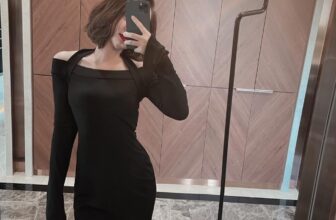 [🆕🇻🇳] Flair  Thiết kế & Thời trang 👕 Top1Fashion 👗  𝗞𝗲𝗲𝗽 𝗶𝘁 𝘀𝗶𝗺𝗽𝗹𝗲, 𝗯𝘂𝘁 𝘀𝗶𝗴𝗻𝗶𝗳𝗶𝗰𝗮𝗻𝘁 !
Thiết kế đơn giản, lịch lãm khéo léo khoe đường cong mềm mại của người phụ nữ. Chất liệu wool Mỹ giúp váy đạt độ co giãn  , shares-1✔️ , likes-9❤️️ , date-2021-12-03 06:51:29🇻🇳🇻🇳🇻🇳📰🆕