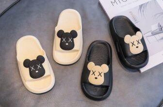 [🆕🇻🇳]  BiBi Kids Chuyên quần áo trẻ em thương hiệu Nous – Uala Rogo – Bu – Little Love 🧑‍🧒❤️️👶⭐️  DÉP LÊ GẤU CHO BÉ
Hình gấu siêu cute luôn, đảm bảo bé nào cũng mê tít
Chất liệu EVA siêu nhẹ, có viền dép cao, bảo vệ bàn chân, đế chống trượt đầy đủ nữ , shares-0✔️ , likes-0❤️️ , date-2021-12-13 18:57:12🇻🇳🇻🇳🇻🇳📰🆕