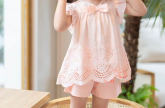 [🆕🇻🇳] MomoKids – Thời trang cao cấp mẹ và bé 🧑‍🧒❤️️👶⭐️  Yêu em thì phải nuông chiều
Chiều em thì phải mua nhiều đồ xinh
— — — — — — — — — — — — —— —
Thời tiết giao mùa ẩm ương, Mẹ hãy sắm ngay cho bé đồ bộ kè , shares-4✔️ , likes-1❤️️ , date-2023-02-24 21:55:29🇻🇳🇻🇳🇻🇳📰🆕