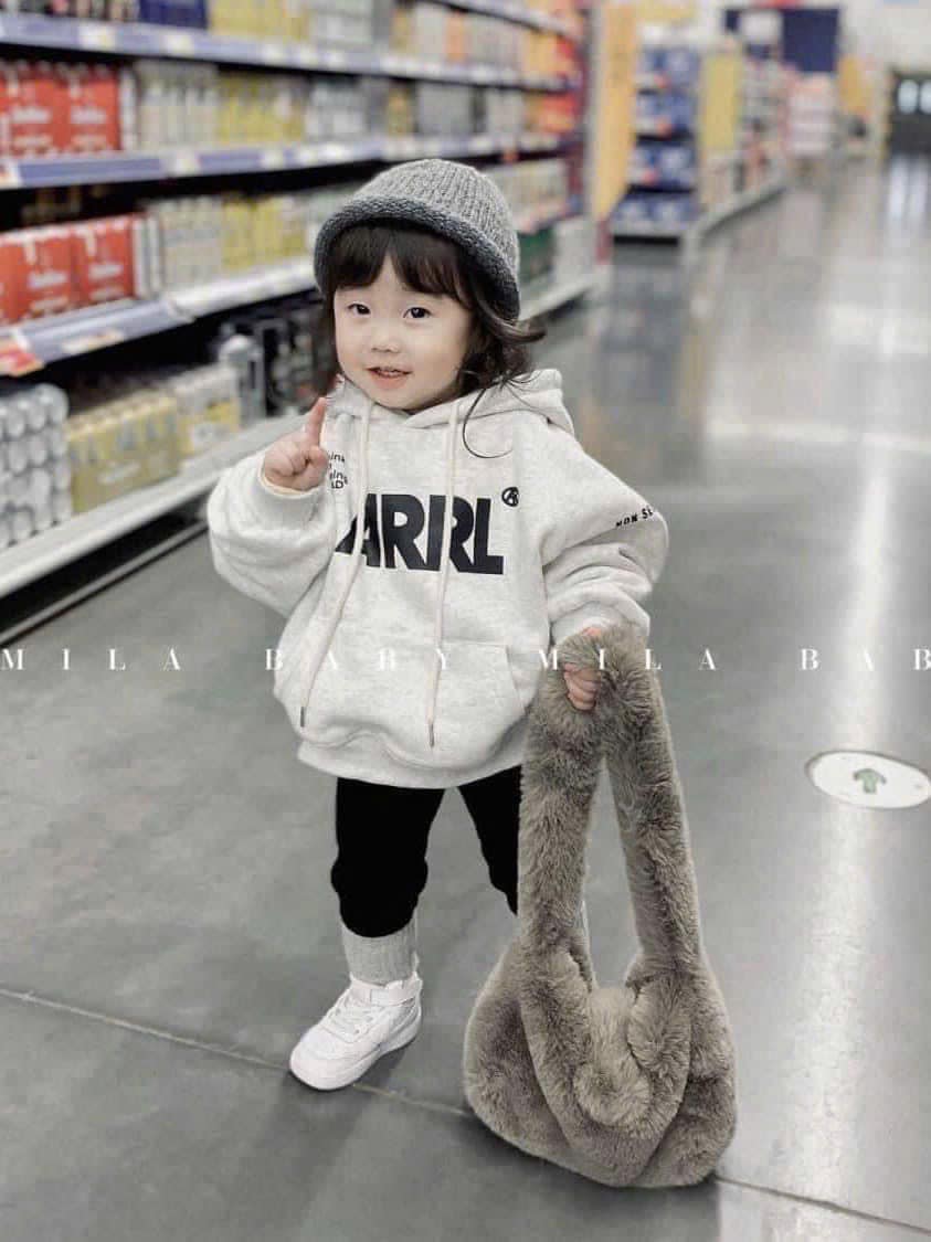 [🆕🇻🇳]  Leon bébé Việt Nam 🧑‍🧒❤️️👶⭐️ Tầm này đi săn sale n lại là chuẩn bài quá luônnnn
Vào mùa tìm đâu ra được 1 chiếc hút điii nỉ  ấm mà giá chỉ 1⃣5⃣9⃣k
Mặc cute hết mức , shares-0✔️ , likes-0❤️️ , date-2024-09-12 19:36:52🇻🇳🇻🇳🇻🇳📰🆕