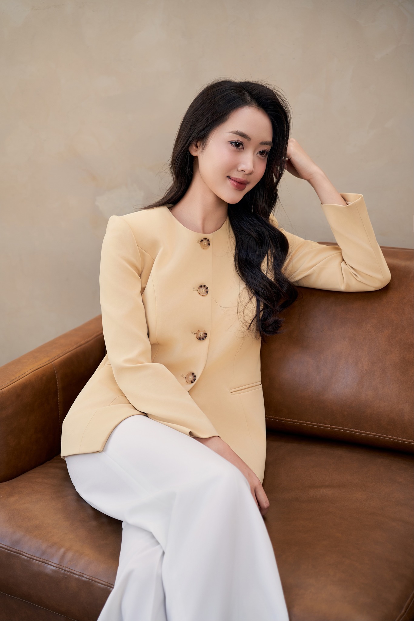 [🆕🇻🇳] LEA.CHIC 👕 Top1Fashion 👗  Mẫu áo Vest thanh lịch, nhẹ nhàng, dễ ứng dụng cùng gam màu hottrend, 𝐌𝐢𝐫𝐚 như một làn gió mới thổi vào tâm hồn mùa Thu đầy chất thơ, tôn lên vẻ đẹp yêu ki , shares-1✔️ , likes-19❤️️ , date-2024-12-01 16:54:05🇻🇳🇻🇳🇻🇳📰🆕