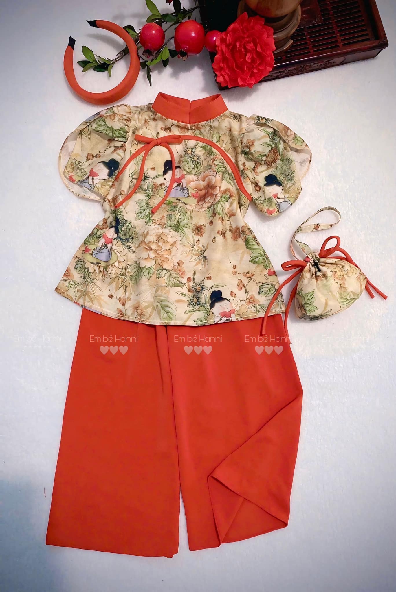 [🆕🇻🇳] Em bé Hanni – Thiết Kế & Thời Trang 🧑‍🧒❤️️👶⭐️  Pháp phục cách điệu cùng hoạ tiết độc lạ chỉ có ở HanniIb Hanni để được tư vấn và đặt hàng nhanh chóng nhé!
Lưu ý: Hàng pre-order đặt may 7 ngày có hàn , shares-1✔️ , likes-134❤️️ , date-2025-02-06 20:49:58🇻🇳🇻🇳🇻🇳📰🆕