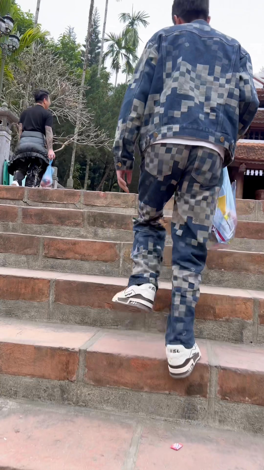 [🆕🇻🇳] Linh Linh Shop – Thời trang nữ 👕 Top1Fashion 👗   Tưng bừng khai trương miễn phí ship toàn quốc duy nhất ngày mùng 10/ 1 âm lịchÁo hoodie 2 lớp dầy nặng k dầy trả lại liền cho ship kiểm tra hàng trước  , shares-0✔️ , likes-23❤️️ , date-2025-02-07 05:07:59🇻🇳🇻🇳🇻🇳📰🆕