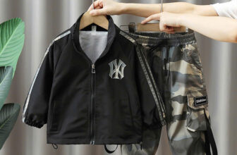 [🆕🇻🇳] Bin Kids Store 🧑‍🧒❤️️👶⭐️ Bộ gió MB bomber hot ss2024 dành cho các bé mặc đầu thu . Hàng mới về một ít em để giá nhập luôn cho các bố mẹ ạ  ” ib ” em gửi báo giá siêu rẻ luôn ạ
Đủ  , shares-1✔️ , likes-5❤️️ , date-2024-11-01 05:37:15🇻🇳🇻🇳🇻🇳📰🆕