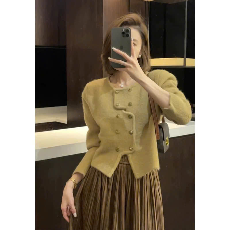 [🆕🇻🇳] Mây Xinh Store – Quần áo thời trang ,phụ kiện thời trang 👕 Top1Fashion 👗  Set mới về diện Noel và Tết đây ạ
Set gồm áo chất liệu lông cừu phối cúc đối xứng và chân váy xếp ly sang chảnh
Size : S M L XL 2XL
———————– , shares-0✔️ , likes-2❤️️ , date-2024-11-08 15:51:12🇻🇳🇻🇳🇻🇳📰🆕