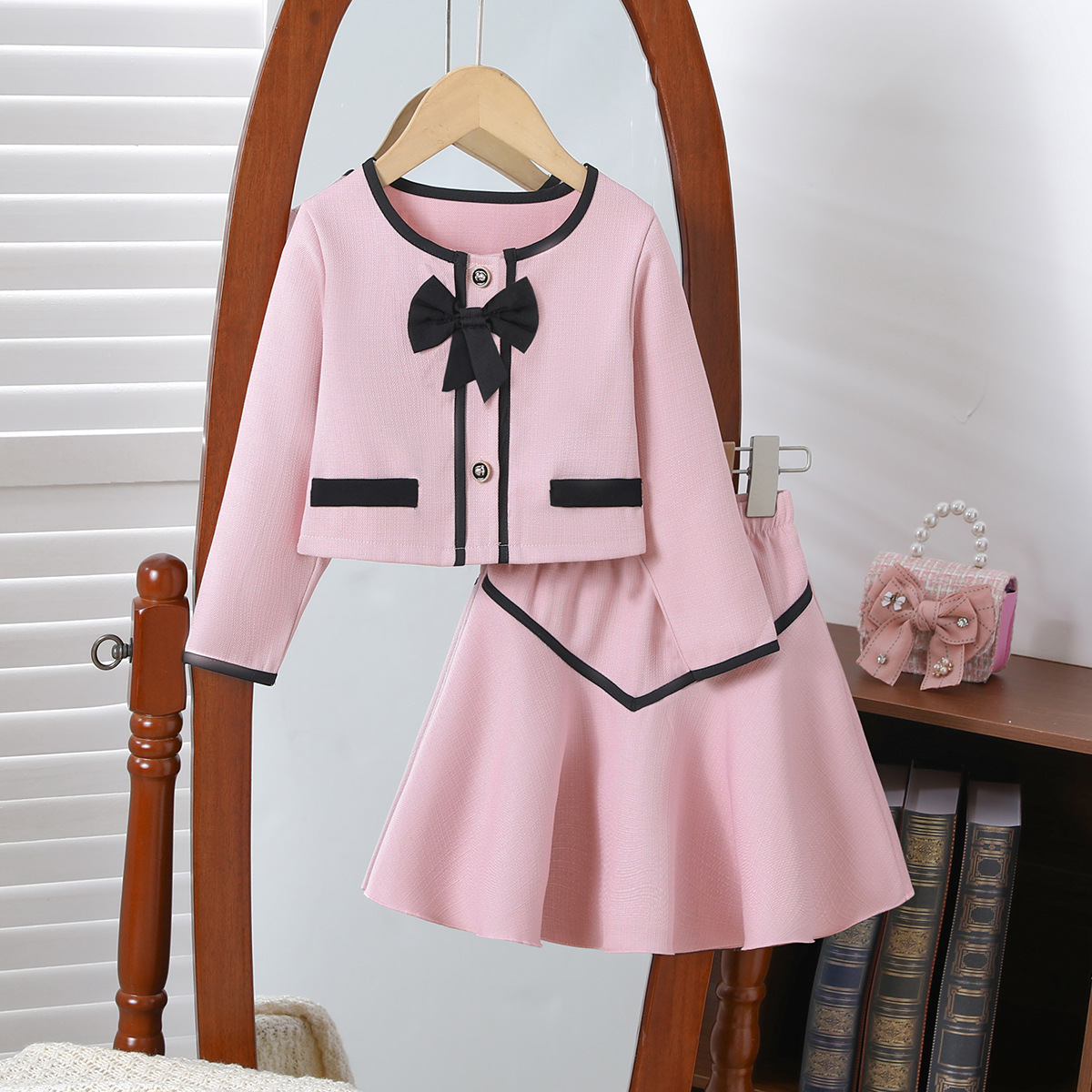 [🆕🇻🇳] Emy Kid Store – Đồ em bé – Đồ trẻ em 🧑‍🧒❤️️👶⭐️ Xênh quá e lại về thêm nhé
Sz 8-35kg
Mặc lên xinh lắm mẹ ơii
Nhận hàng được kiểm tra thoải mái mẹ nha
, shares-1✔️ , likes-51❤️️ , date-2024-12-05 07:02:59🇻🇳🇻🇳🇻🇳📰🆕