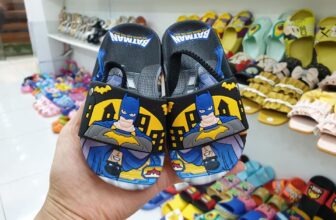 [🆕🇻🇳] Giày dép siêu nhân – Cửa hàng chuyên cung cấp các mặt hàng đặc biệt là giày dép siêu nhân cho bé trai 🧑‍🧒❤️️👶⭐️ Có chút xíu xiu vậy nè..cưng muốn xỉu hà.
Có quai thun giữ chân cho bé nào chưa quen mang dép để tập mang nè.size 18-23.
Chiều dài dép
Size 18=12cm
Size , shares-0✔️ , likes-6❤️️ , date-2022-06-04 18:18:21🇻🇳🇻🇳🇻🇳📰🆕