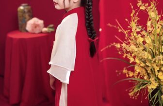 [🆕🇻🇳]  Đồ Đôi Mẹ Và Bé Tp Vinh 🧑‍🧒❤️️👶⭐️ Áo dài nhung siêu phẩm Tết cho bé đây ạ
Thiết kế áo dài cổ tàu tay loe 2 tầng siêu xinh,ốp ngực handmade đính nơ ngọc cực xịn xò
Chất nhung budanh phối tơ  , shares-0✔️ , likes-1❤️️ , date-2023-12-29 17:02:12🇻🇳🇻🇳🇻🇳📰🆕