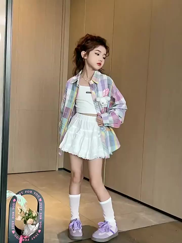 [🆕🇻🇳]  MinMin Shop – Chuyên order thời trang cho bé 🧑‍🧒❤️️👶⭐️  SƠ MI KẺ CARO CẦU VỒNG BÉ GÁI 
Mẫu sơ mi xinh xỉu luôn. Tặng kèm cả gấu bông cài trên áo nha 

 Size 120-170
120: 19-21kg
130: 21-25kg
140: 25-30kg
150: 3 , shares-0✔️ , likes-1❤️️ , date-2025-03-07 20:32:29🇻🇳🇻🇳🇻🇳📰🆕