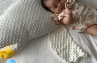 [🆕🇻🇳] Akibaby – Thế Giới Tiện Ích Cho Bé 🧑‍🧒❤️️👶⭐️ GỐI VỊT CHỐNG ĐẦY HƠI – BÉ NẰM ÊM, MẸ AN TÂM
Mẹ ơi, con có một chiếc gối siêu đỉnh, giúp con nằm sấp mà không lo đầy hơi, ọc sữa nữa.
Giúp con tiêu hóa tốt , shares-0✔️ , likes-0❤️️ , date-2025-04-04 23:24:03🇻🇳🇻🇳🇻🇳📰🆕