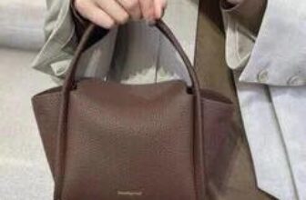 [🆕🇻🇳] VNXK Giá gốc – Chuyên cung cấp SỈ và LẺ quần áo, giày dép, túi xách xuất khẩu chuẩn xịn xuất dư VNXK  👕 Top1Fashion 👗  Túi Chính Hãng Mini songmont bag màu nâu đỏ siêu đẹp !!
Tặng kèm chaim cute lắm nha, kèm dây đeo dài
Size : 20*12cm
Only #580ka/c (full box + túi vải )
, shares-0✔️ , likes-0❤️️ , date-2024-08-02 18:43:37🇻🇳🇻🇳🇻🇳📰🆕