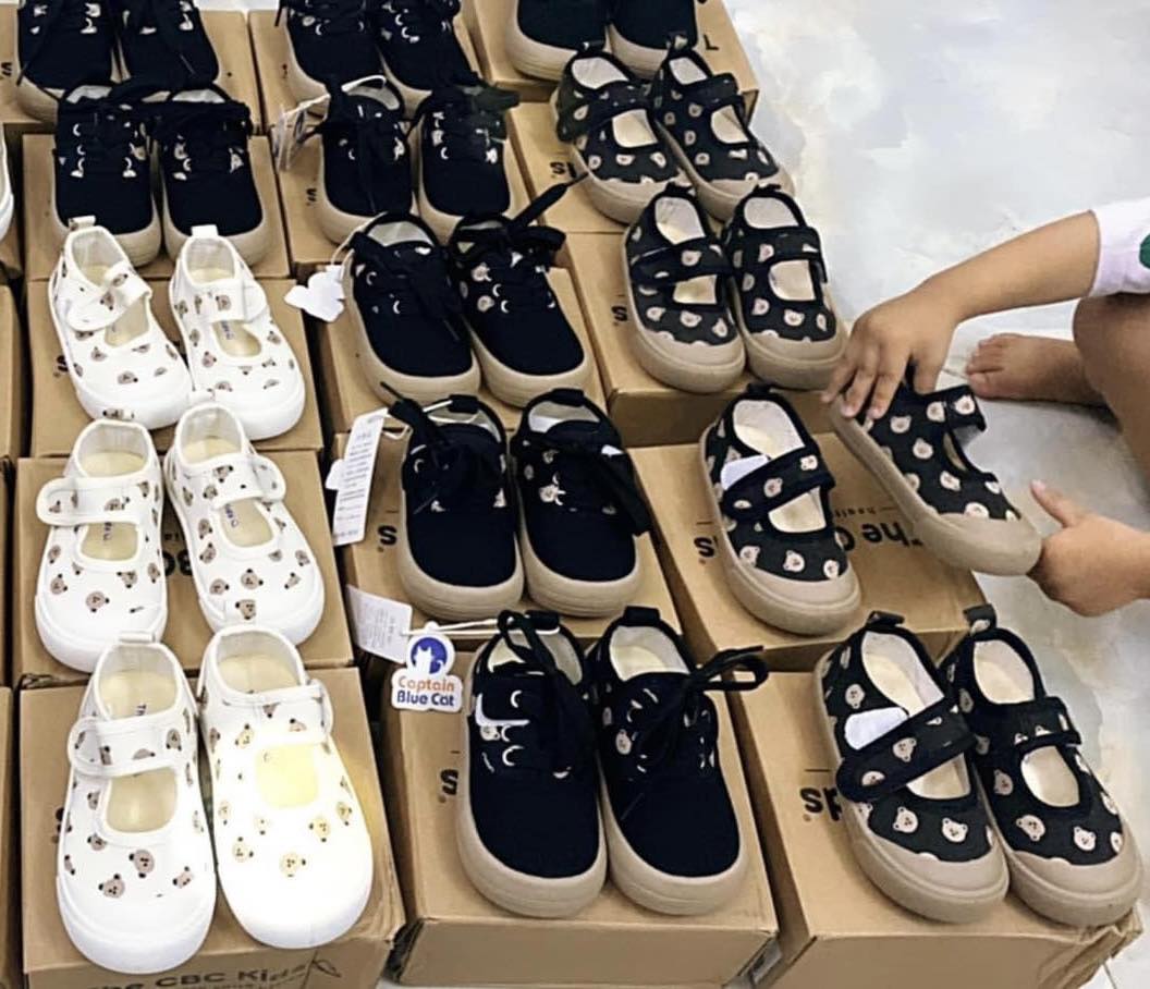 [🆕🇻🇳] Nhà Cua – Thời Trang Em Bé – Chuyên Hàng Nội Địa Trung 🧑‍🧒❤️️👶⭐️  𝐅𝐥𝐚𝐬𝐡 𝐬𝐚𝐥𝐞 𝟏𝟓.𝟎𝟏Giày gấu nâu style Hàn siêu đáng yêu chỉ 1.0.0kSale Size 21-22-23-24𝗜𝗻𝗯𝗼𝘅 𝘀𝗵𝗼𝗽 𝘁𝘂̛ 𝘃𝗮̂́𝗻 𝗻𝗵𝗲́ : m.me/nhacuachild
𝗟𝗶𝗻𝗸 𝗚𝗿𝗼𝘂𝗽 𝗡𝗵𝗮 , shares-0✔️ , likes-1❤️️ , date-2024-01-15 02:16:39🇻🇳🇻🇳🇻🇳📰🆕