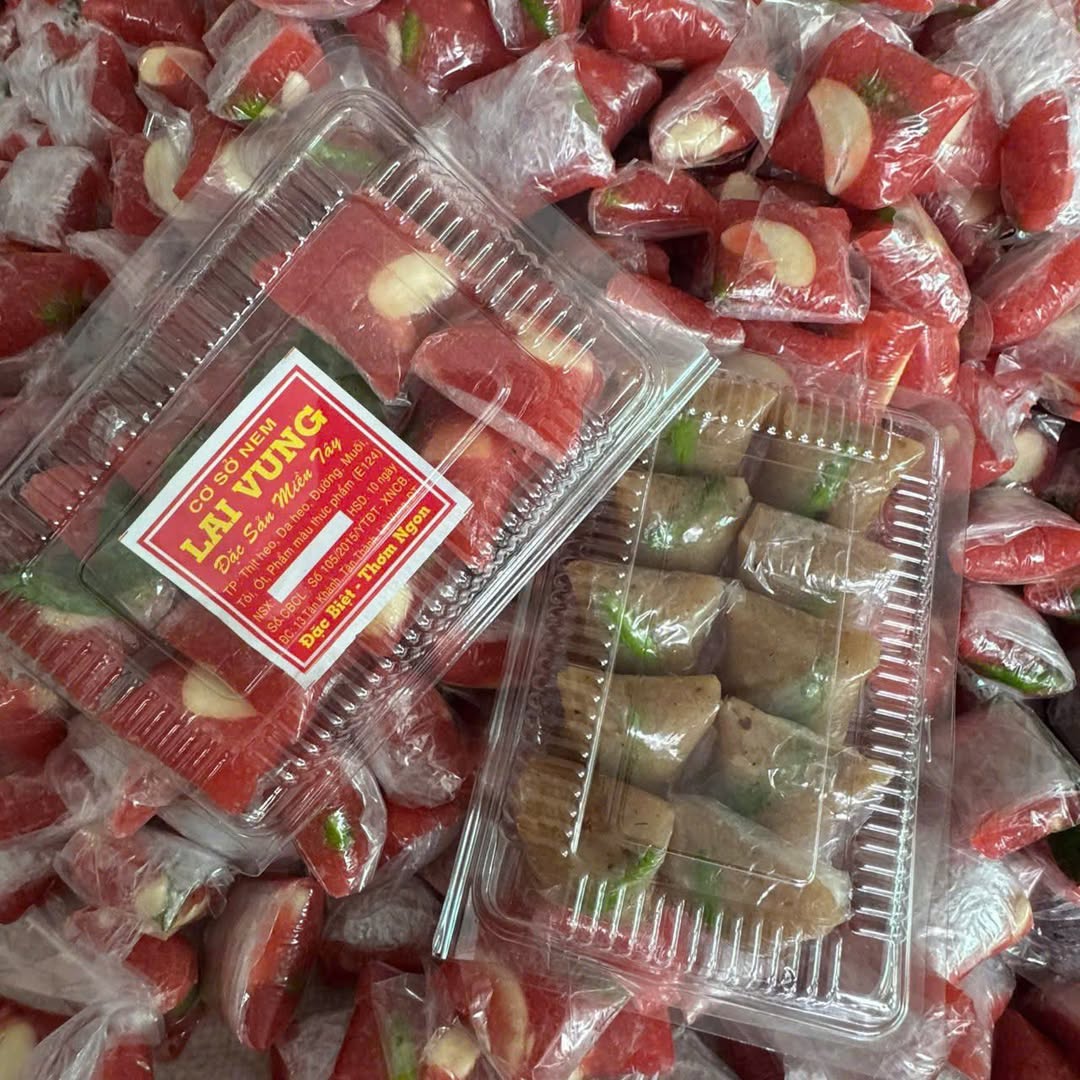 [🆕🇻🇳] Nem Lai Vung Hồng Vy  (Nhà Phân Phối) 🍔 Top1Food  🍜 Lễ 30/4 bên em vẫn gửi hàng bình thường .
ae chị nào cần lấy nem bán lại thì inb cho e ạ .
 , shares-0✔️ , likes-1❤️️ , date-2025-04-17 00:53:44🇻🇳🇻🇳🇻🇳📰🆕