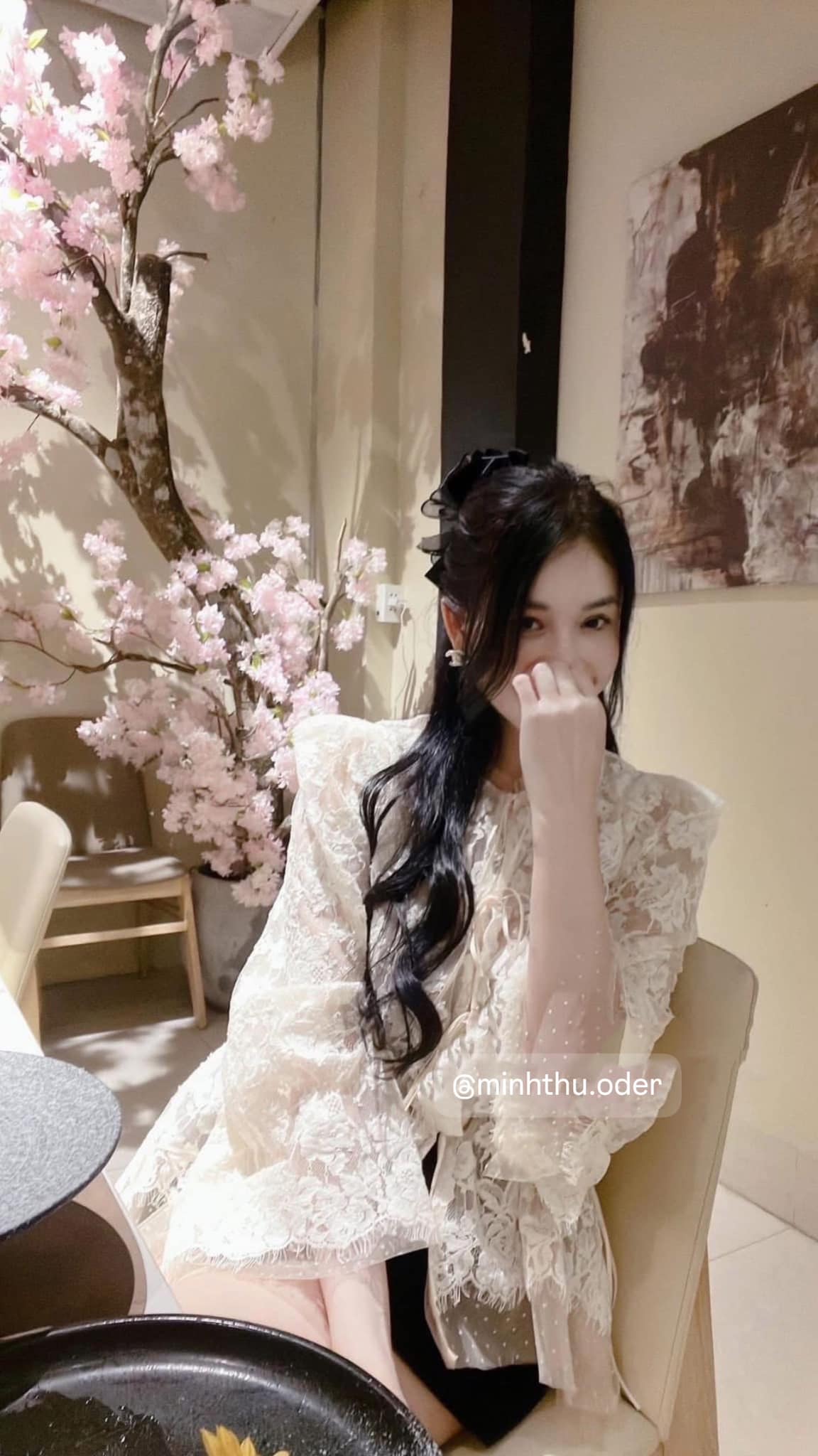 [🆕🇻🇳] MINH THU Wearing – Cửa hàng quần áo nữ 👕 Top1Fashion 👗  Gu ai đây  cái áo đẹp xỉu luôn
Ren mềm siu mê, vibes cực sang lun ạ
Cbi cập bến, ce đặt gạch nha
E coá SML
, shares-2✔️ , likes-2❤️️ , date-2025-03-05 06:55:16🇻🇳🇻🇳🇻🇳📰🆕