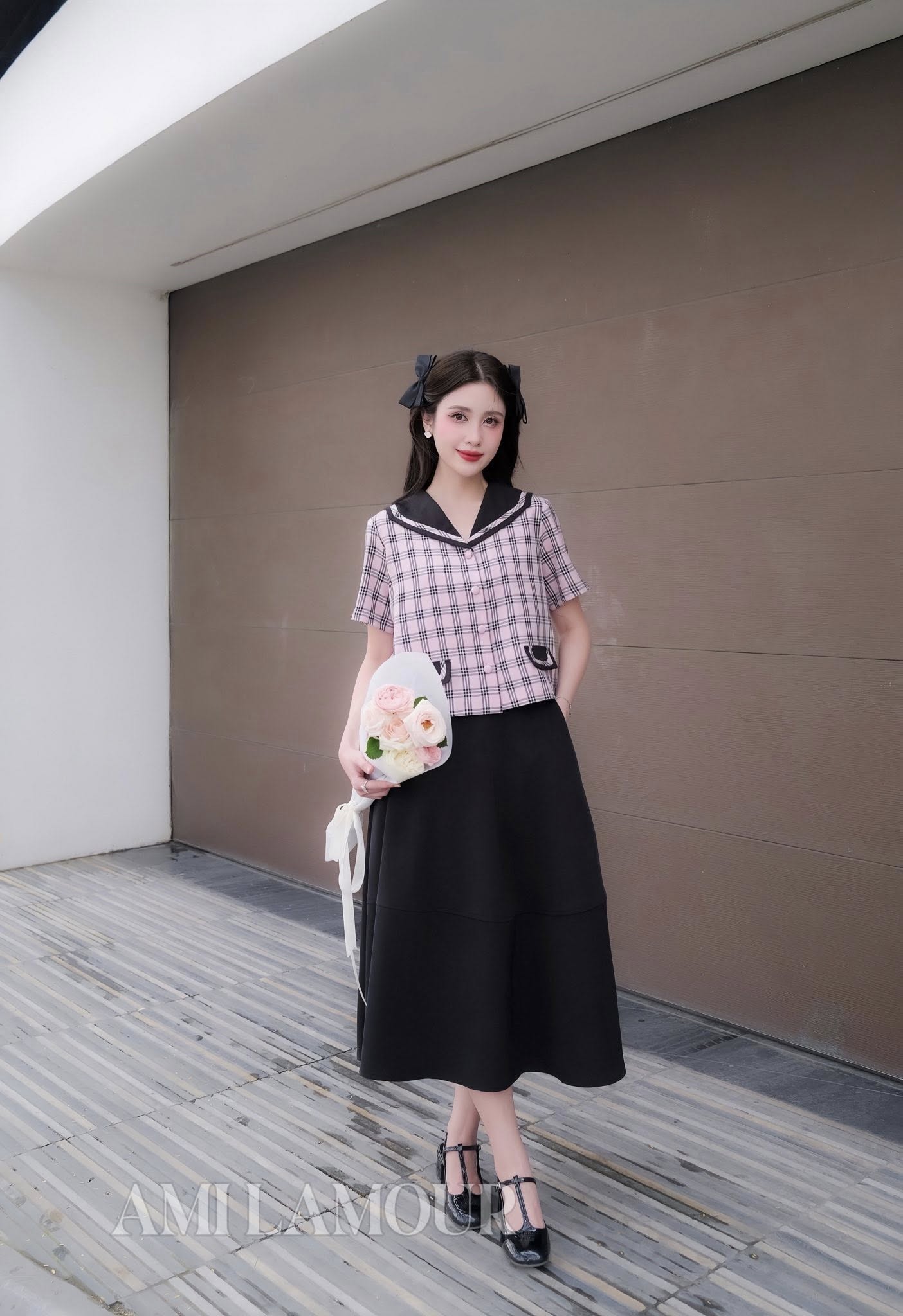 [🆕🇻🇳] Ami Lamour – Thời trang thiết kế 👕 Top1Fashion 👗  Lên đồ trẻ trung, nữ tính xuống phố ngày hè!
Chiếc áo kẻ hồng hồng phối cổ thủy thủ dễ thương mix cùng chân váy đen dáng xòe, vừa năng động vừa thanh lịch, , shares-0✔️ , likes-0❤️️ , date-2025-09-19 20:05:32🇻🇳🇻🇳🇻🇳📰🆕