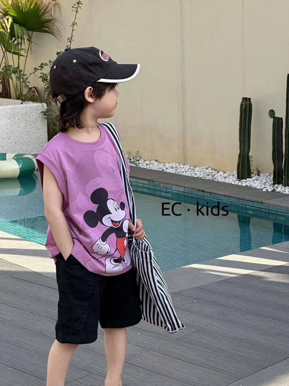 [🆕🇻🇳] Chun’s Corner – Thiết kế & Thời trang 🧑‍🧒❤️️👶⭐️ – Em còn 2 Áo Size 90,100,130  #225k S.ALE #111k
– Áo QCCC chất siêu đẹp ạHàng có sẵn
Ship toàn quốcAdd : Số nhà 46, Hẻm 1/62, Ngõ 1 Bùi Xương Tr , shares-1✔️ , likes-4❤️️ , date-2025-04-24 20:57:19🇻🇳🇻🇳🇻🇳📰🆕