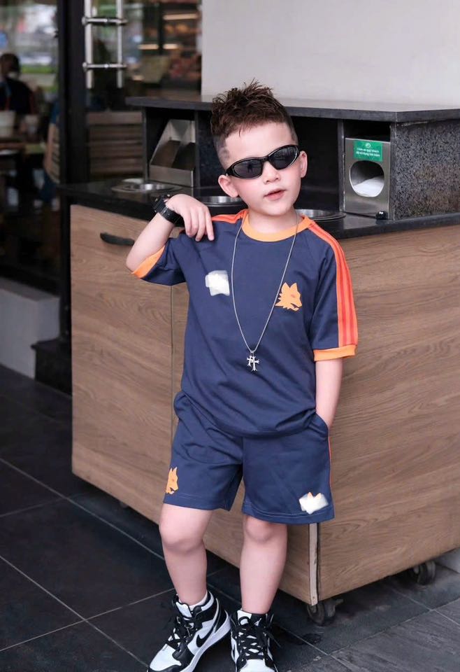 [🆕🇻🇳] Lalamo Kids – Quần áo trẻ em 🧑‍🧒❤️️👶⭐️  Body chip đính hoa dễ thương cho bé
Chất liệu:
Vải thô cotton mềm mại, thấm hút mồ hôi tốt, giữ bé luôn thoáng mát.
Thiết kế:
Body chip đính hoa xinh  , shares-0✔️ , likes-2❤️️ , date-2025-05-20 21:38:03🇻🇳🇻🇳🇻🇳📰🆕