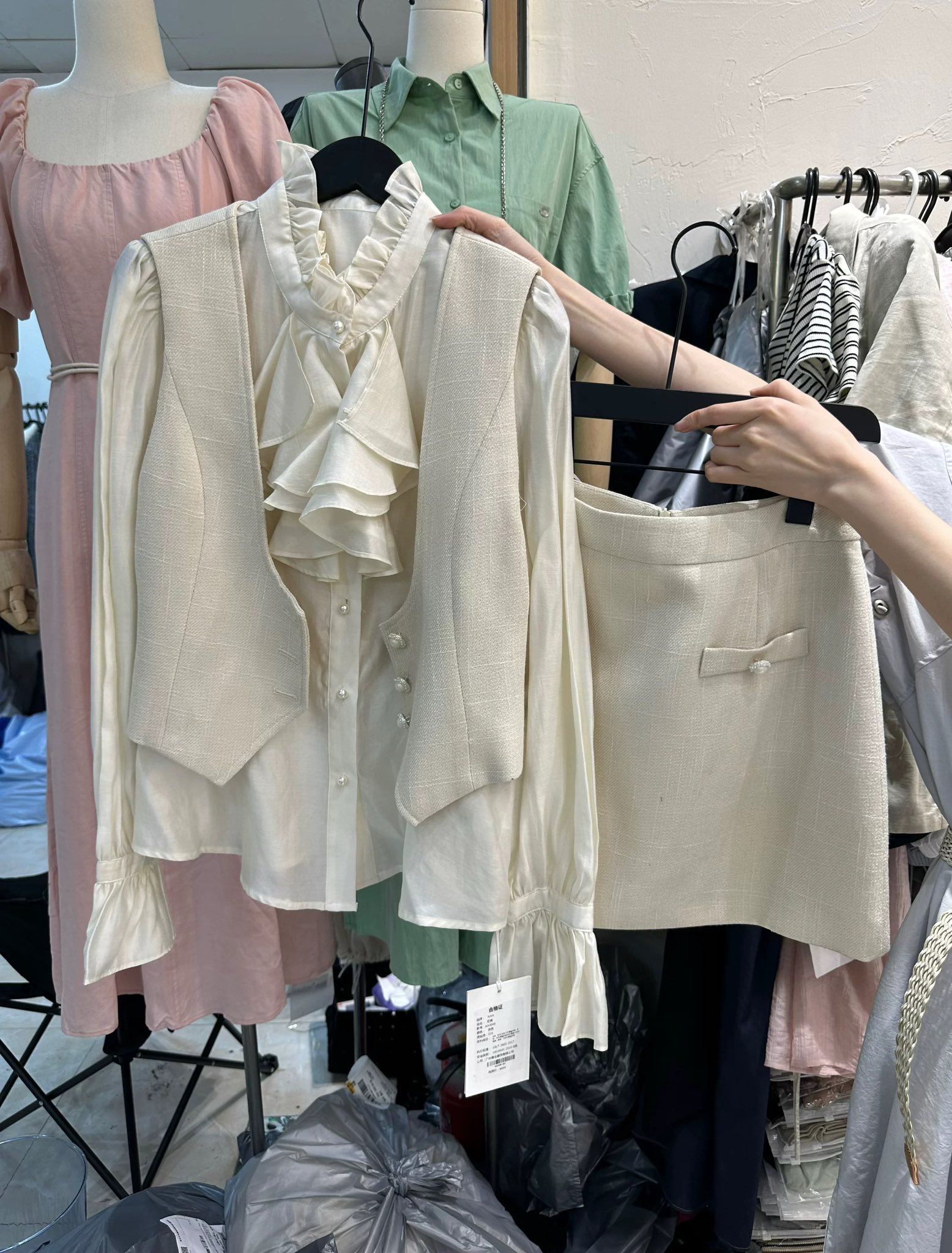 [🆕🇻🇳] Giày dép bé xinh – Giày dép trẻ em từ giày bé xinh 👕 Top1Fashion 👗  Shop nghỉ bán xả toàn bộ giày dép bé từ 50k 99k
Shop KHÔNG MIỄN Ship
, shares-1✔️ , likes-1❤️️ , date-2025-06-16 09:46:22🇻🇳🇻🇳🇻🇳📰🆕