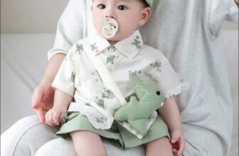 [🆕🇻🇳]  Dâu Tây & Kiwi Kids – Chuyên sỉ và lẽ thời trang trẻ em toàn quốc🧑‍🧒❤️️👶⭐️ KlN
Bộ khủng Long siêu cute cho bé trai – tặng kèm túi nhồi bông khủng Longáo sơ mi vải thô mềm . Họa tiết khủng Long in tràn nền , quần sooc kaki 2 d , shares-0✔️ , likes-0❤️️ , date-2025-05-21 19:30:17🇻🇳🇻🇳🇻🇳📰🆕