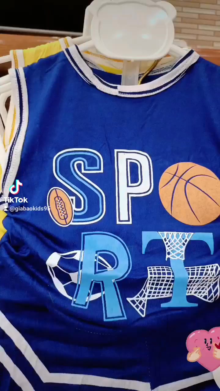 [🆕🇻🇳] Đồ Tole xinh Thư Mai 👕 Top1Fashion 👗  Aó dài Thư Mai chuyên áo dài trơn.
Chất vải lụa Mỹ loại 1 cao cấp, mầu sắc tươi sáng sắc nét, dày dặn, đanh mịn co dãn tốt.
Hàng may kỹ chuẩn từng đường ki , shares-0✔️ , likes-8❤️️ , date-2025-05-28 21:40:00🇻🇳🇻🇳🇻🇳📰🆕