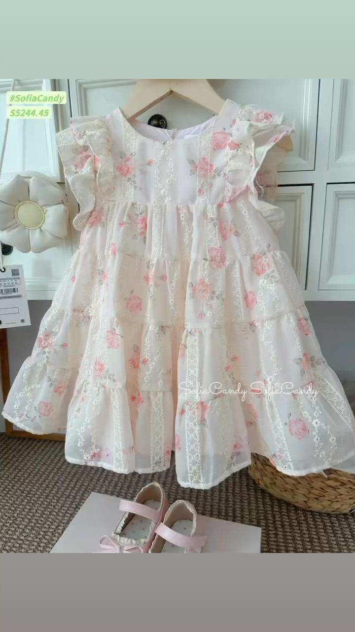 [🆕🇻🇳]  Shop Mẹ và Bé ơi Nha Trang – Thời trang & Phụ kiện 🧑‍🧒❤️️👶⭐️ Chiếc váy thêu hoa vạn người mê – Nhẹ nhàng trong trẻo – chuẩn nàng thơ
Xinh ơi là xinh – xuất sắc 100% 
Đầm thêu nhà Sofia luôn đẹp nhất, cưng hết sức cưn , shares-0✔️ , likes-0❤️️ , date-2025-06-08 01:08:35🇻🇳🇻🇳🇻🇳📰🆕