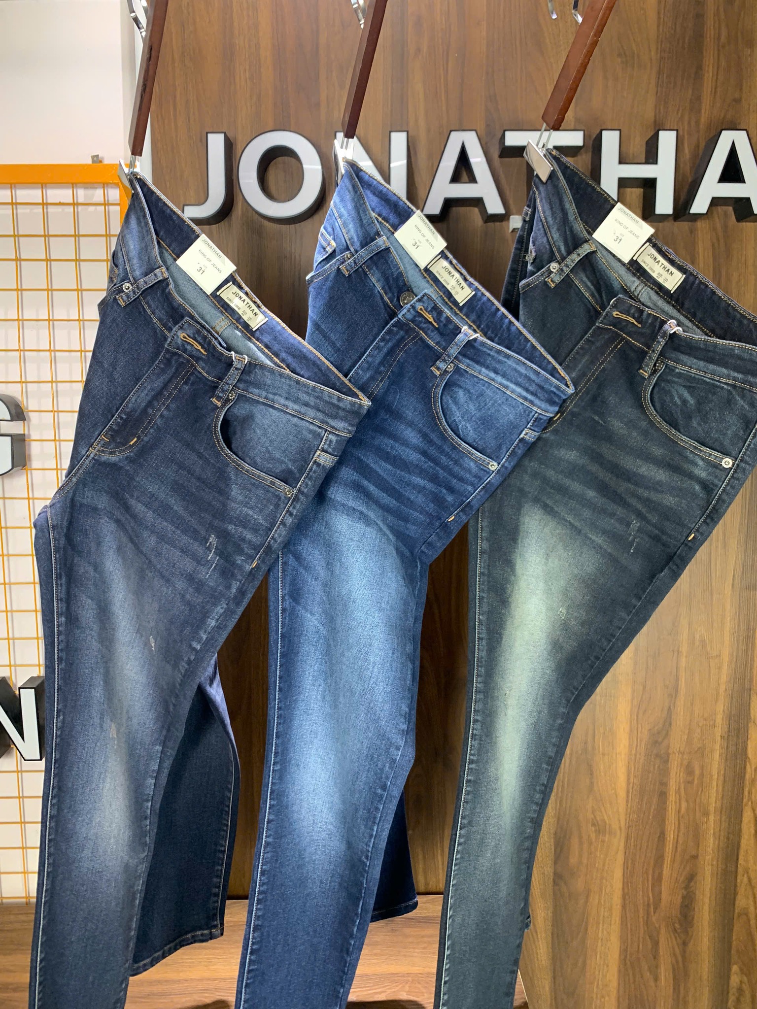 [🆕🇻🇳] Jonathan Hà Nội – hãng thời trang nam cao cấp Việt Nam 👕 Top1Fashion 👗   BỘ 3 MẪU QUẦN JEAN DÀI – FORM CHUẨN – MÀU ĐỘC – VẢI XỊN KHÓ TÌM
Ai mặc rồi cũng gật gù: “Không ngờ lại chất đến vậy!”CHẤT VẢI LÊN FORM ĐỈNH THẬT SỰ:
J , shares-0✔️ , likes-184❤️️ , date-2025-06-26 09:02:55🇻🇳🇻🇳🇻🇳📰🆕