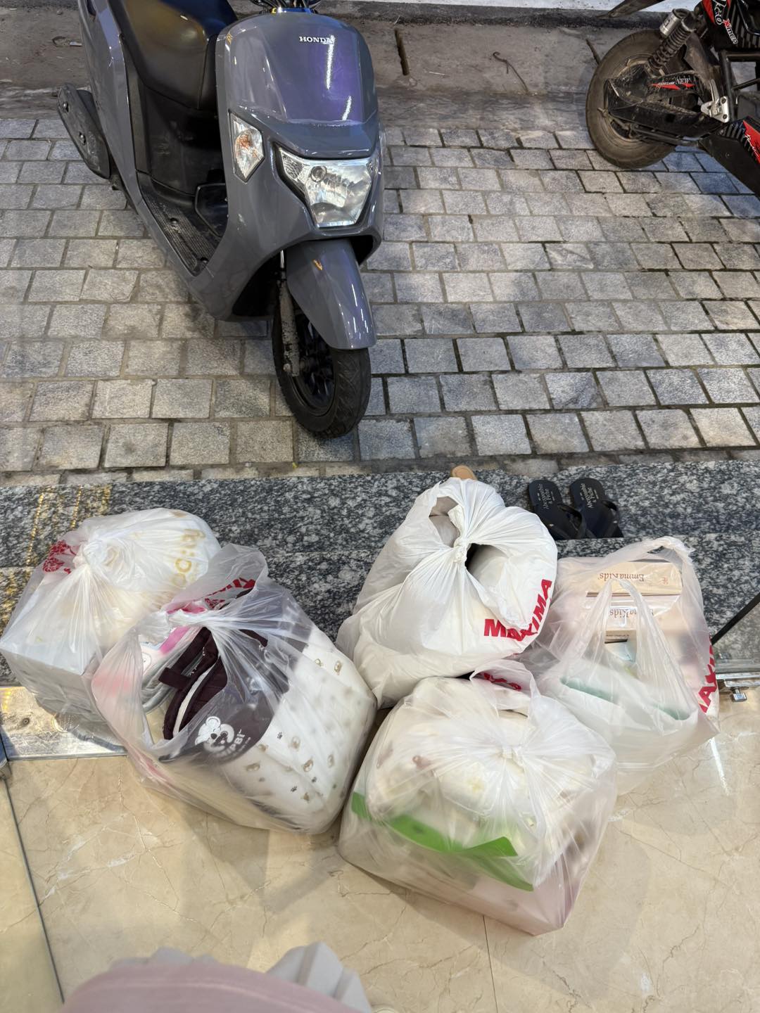 [🆕🇻🇳] BaBy House – Chuyên đồ sơ sinh cao cấp trọn gói  🧑‍🧒❤️️👶⭐️ Chủ nhật
Sắm sơ sinh full quà từ A-Z, mẫu mã đa dạng, hàng chính hãng! 
Quà combo đi sinh siu to luôn ạ
Ba mẹ có nhu cầu ib e tv ạ
 , shares-0✔️ , likes-0❤️️ , date-2025-07-07 02:05:40🇻🇳🇻🇳🇻🇳📰🆕