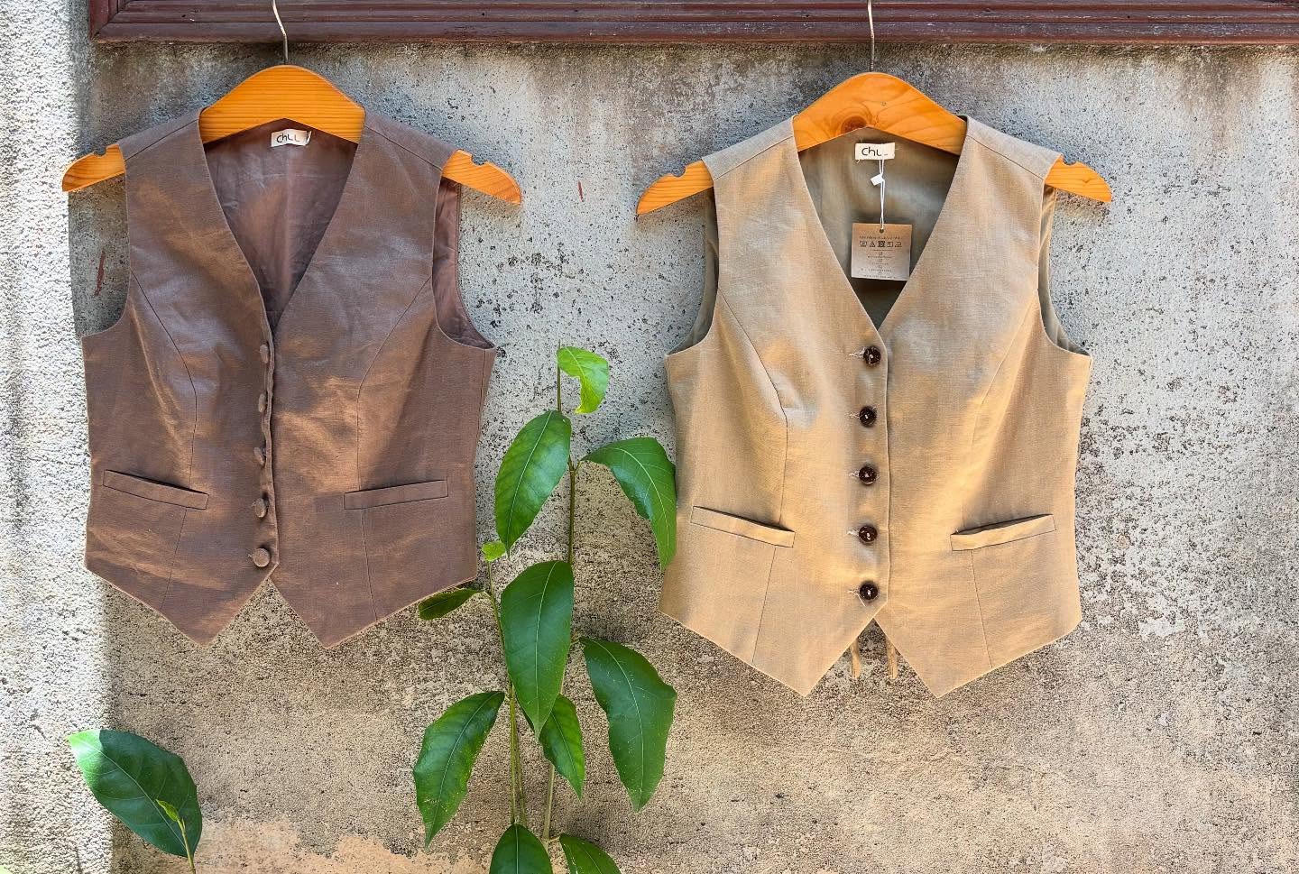 [🆕🇻🇳] Chuu Hoian – Thiết kế & Thời trang 👕 Top1Fashion 👗  2 áo gile size S ( v1 88cm đổ lại) SALE CÒN #350k
Form áo giống nhau nhưng chiếc nâu ngắn hơn chiếc kem 1 tý,
, shares-0✔️ , likes-4❤️️ , date-2025-07-17 18:45:50🇻🇳🇻🇳🇻🇳📰🆕