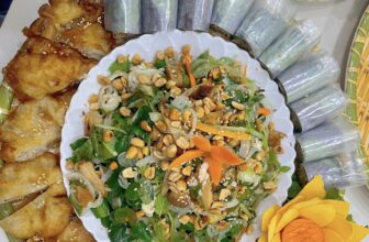 [🆕🇻🇳] Danami Chay – Nhà hàng 🍔 Top1Food  🍜 Sáng cuối tuần với 5 bàn tiệc cưới chay của team Danami. Cả đội ngũ hoạt động hết công suất mặc dù mưa bão ạ. Hoan hỷ
, shares-0✔️ , likes-10❤️️ , date-2025-07-21 05:12:16🇻🇳🇻🇳🇻🇳📰🆕