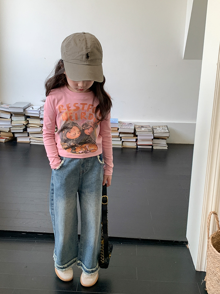 [🆕🇻🇳] Rico Kids – Thời trang trẻ em – Luôn cố gắng mang lại niềm vui cho bé yêu! 🧑‍🧒❤️️👶⭐️ Còn mỗi màu hồng thôi các bác ạ.
Chất mê mà phom lại còn mê hơn ấy, tone hồng này dễ phối đồ cực. Các bác cứ phối với jean hoặc chân váy đều đẹp nha.
Lẻ si , shares-0✔️ , likes-0❤️️ , date-2025-07-28 14:30:10🇻🇳🇻🇳🇻🇳📰🆕