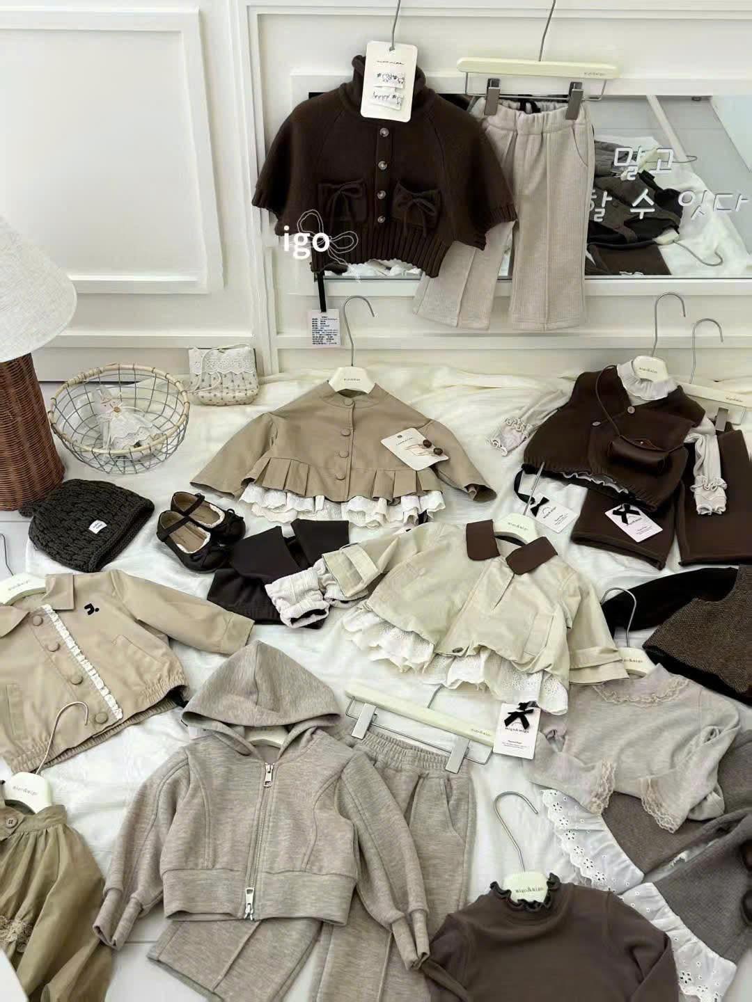 [🆕🇻🇳] Nhà Enni – Hàng Vnxk – Enni Thế Giới Thời Trang Xuất Khẩu 👕 Top1Fashion 👗   ÁO SƠ MI TRẮNG (kèm dây nơ) chất vải đẹp mê ly ạ – Vải siêu mướt siêu mềm , mướt!SML , 45-60kg.————————————Hàng đang có sẵn tại: 1025/20B, CMT8, P , shares-0✔️ , likes-0❤️️ , date-2025-07-28 23:00:00🇻🇳🇻🇳🇻🇳📰🆕