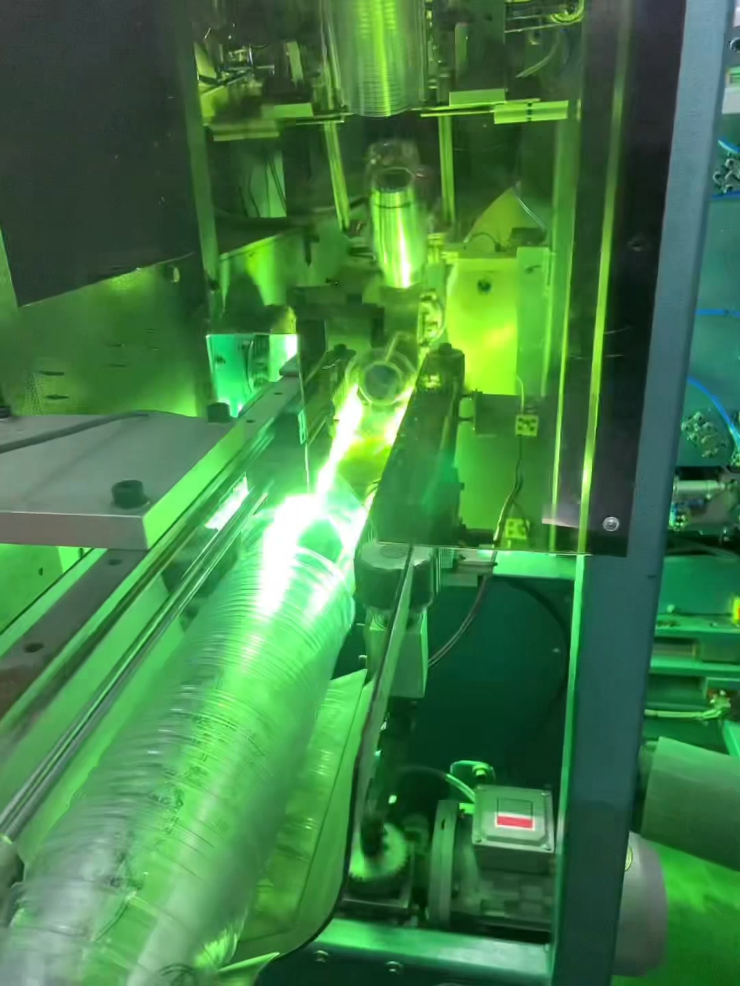 [🆕🇻🇳] Phòng khám Thú y Đồng Hành Cần Thơ 🐶🦜 Top1Pets 🐱🐠 CASE REPORT: U QUÁI TỬ CUNG – BUỒNG TRỨNG TRÊN MÈOBé mèo được đưa đến khám trong tình trạng chảy dịch âm đạo, sốt cao, sút cân, bỏ ăn. Qua siêu âm, BSTY , shares-0✔️ , likes-13❤️️ , date-2025-08-01 22:06:24🐶🐱🇻🇳🇻🇳🇻🇳📰🆕