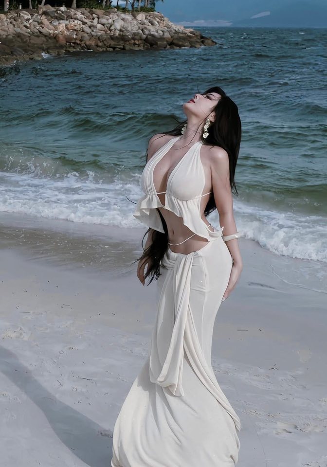 [🆕🇻🇳] Winmit Studio 👕 Top1Fashion 👗  Available – Sẵn ship Hà NộiThanh thoát và tinh tế
Thiết kế tối giản cổ điển nhưng tôn dáng cực đỉnh, cho nàng tỏa sáng dưới nắng vàng.Available – , shares-1✔️ , likes-6❤️️ , date-2025-08-02 23:17:49🇻🇳🇻🇳🇻🇳📰🆕