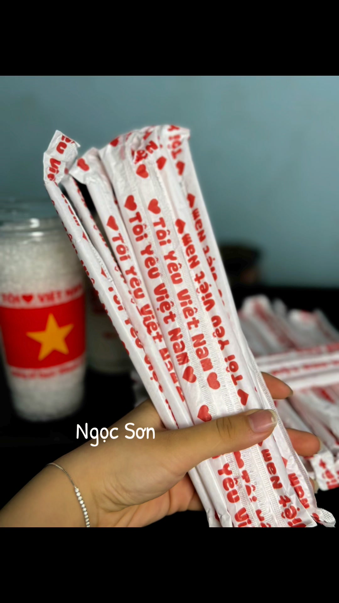 [🆕🇻🇳] Công Ty TNHH Sản Xuất Và Thương Mại Nhựa NGỌC SƠN 🎨 Top1Designs ✨  Sắp lễ rồi các bác để em lên mẫu cho mình lựa nha  
Yêu quê hương , đất nước mình lắm  
    Việt Nam  , shares-0✔️ , likes-0❤️️ , date-2025-08-12 15:49:26🇻🇳🇻🇳🇻🇳📰🆕