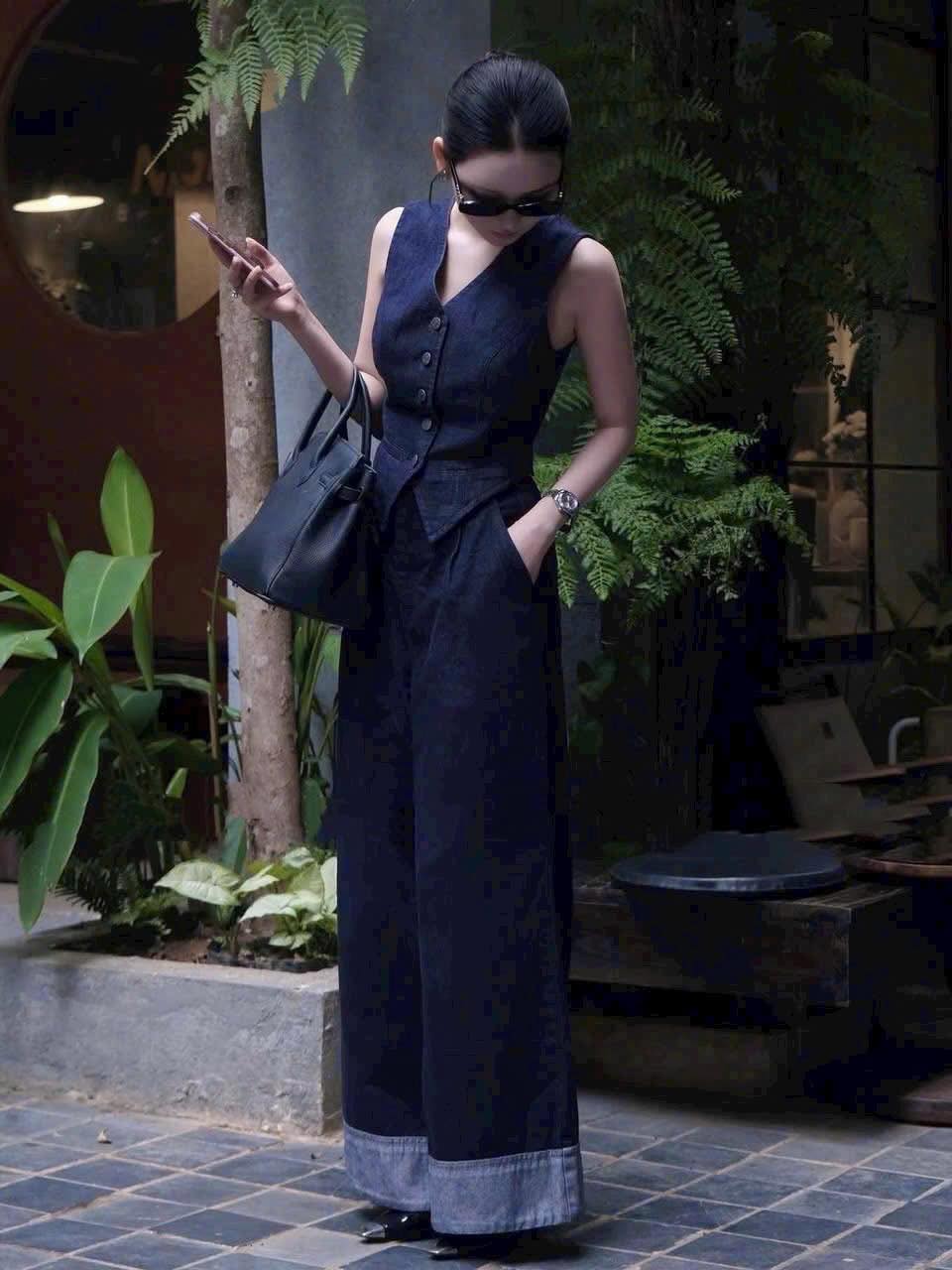 [🆕🇻🇳] Changan Shop 👕 Top1Fashion 👗  Set áo gile phối quần suông chất jean dày dặn (k phải jean giấy)Mã SP: HT481
Size: S,M
Freeship từ 2sp
Shopee:
________________
𝐊𝐢𝐞̂̉𝐦 𝐭𝐫𝐚 – 𝐍𝐡𝐚̣̂𝐧  , shares-1✔️ , likes-87❤️️ , date-2025-08-14 17:56:58🇻🇳🇻🇳🇻🇳📰🆕