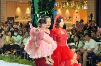 [🆕🇻🇳]  HỒNG LAM Kids – CHUYÊN SẢN XUẤT QUẦN ÁO TRẺ EM THIẾT KẾ 🧑‍🧒❤️️👶⭐️ Từ hậu trường đến sàn diễn – từng khoảnh khắc đều lung linh cùng Avalya Kids
#AvalyaKids
#DestinationRunwayFashionWeek
#TropicalJungle2025
#FashionWeekVie , shares-0✔️ , likes-0❤️️ , date-2025-08-19 21:53:10🇻🇳🇻🇳🇻🇳📰🆕