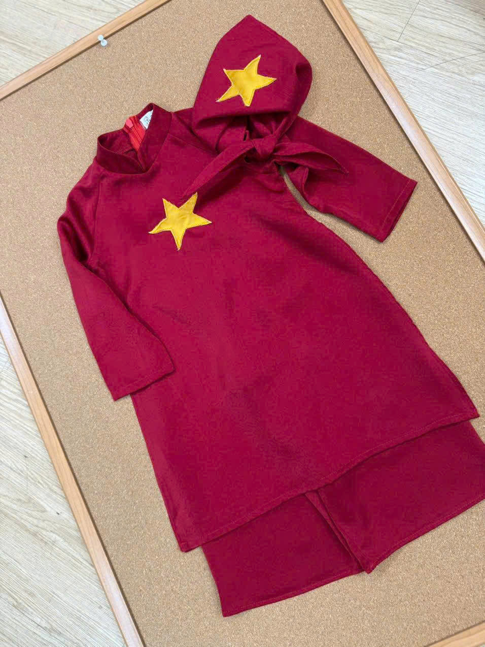 [🆕🇻🇳] TinyWiny – Thiết kế – Thời trang 🧑‍🧒❤️️👶⭐️ Áo dài đỏ sao vàng cho bé yêu
Bé diện là rực rỡ – vừa truyền thống vừa nổi bật trong mọi dịp Tết, lễ hội và m2/9 sắp tới.
Form cách tân thoải mái, bé ch , shares-0✔️ , likes-1❤️️ , date-2025-08-18 23:52:55🇻🇳🇻🇳🇻🇳📰🆕