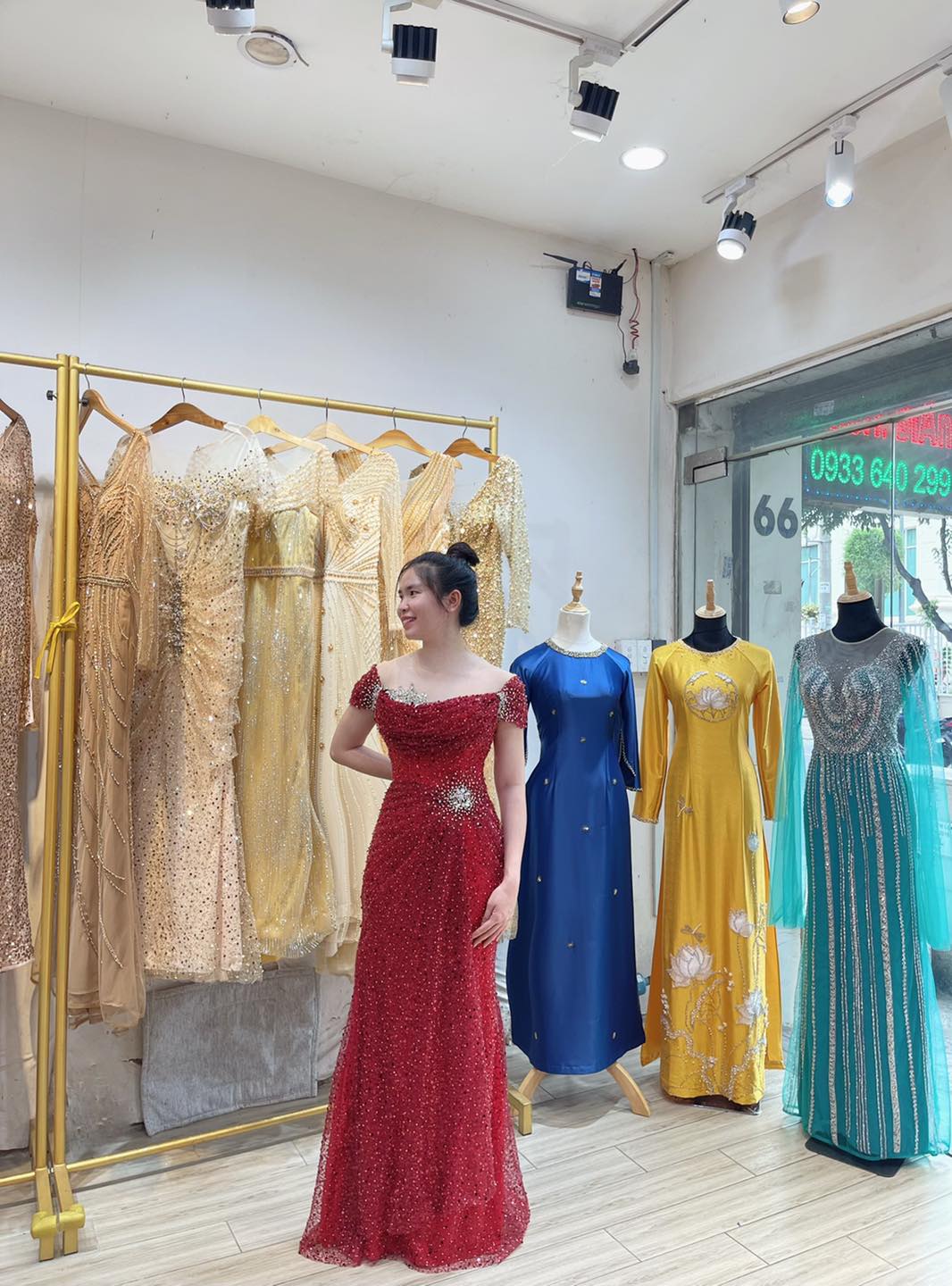 [🆕🇻🇳] Đầm Dạ Hội Trung Niên BiAn 👕 Top1Fashion 👗  Cặp đôi này mấy ngày nay được các Chị inbox hỏi Bian rất nhiều luôn, trẻ trung, tôn dáng che khuyết điểm mà còn dễ đi chuyển đây ạ: 66 Hồ Văn Huê, P9, Ph , shares-0✔️ , likes-15❤️️ , date-2025-08-21 03:21:34🇻🇳🇻🇳🇻🇳📰🆕