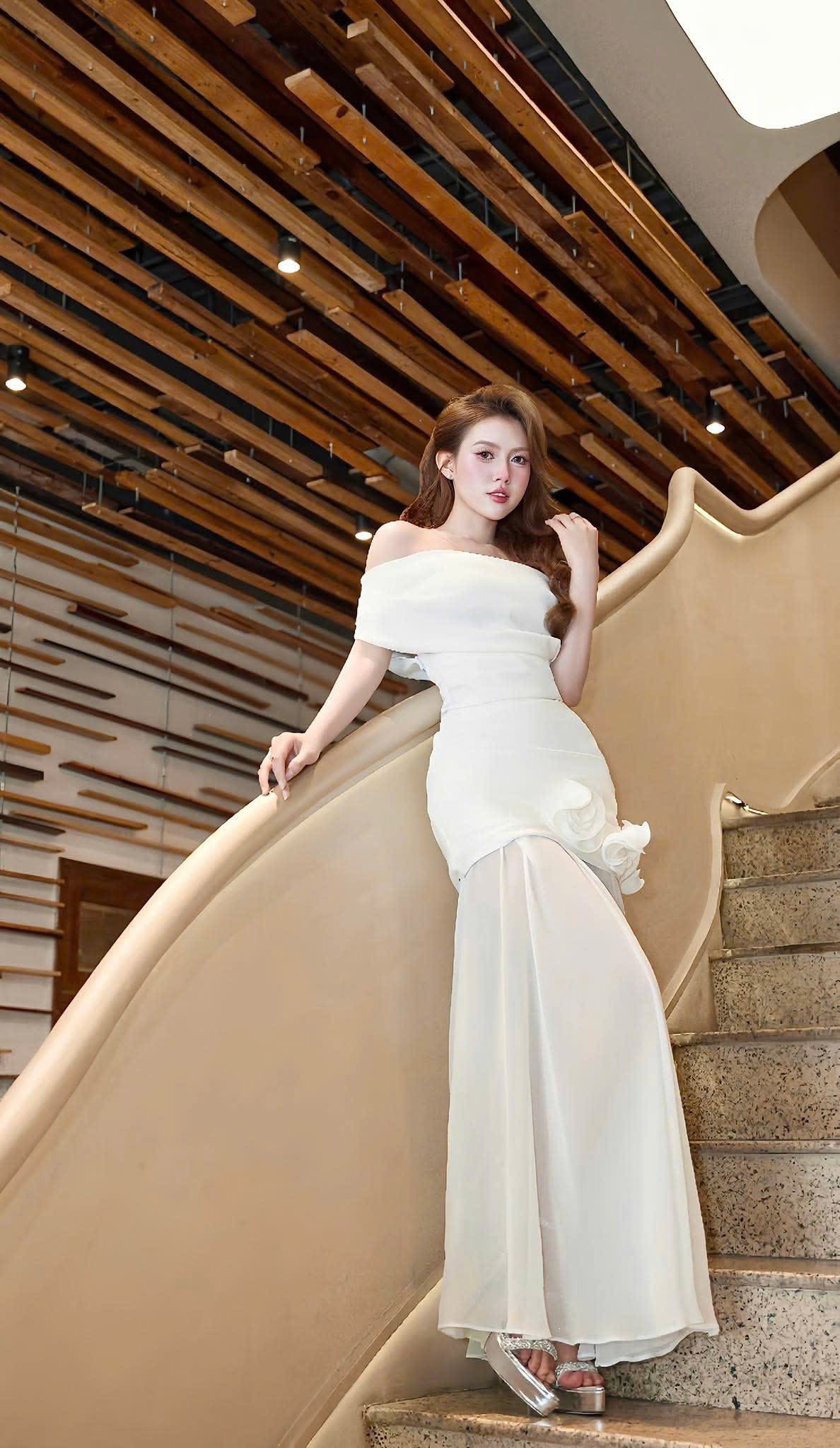 [🆕🇻🇳] Emchic 👕 Top1Fashion 👗  Our best-seller speaks for itself—timeless, elegant, unforgettable.———————————————-
– Store:  275 Phố Huế ( TẦNG 3 – Emwear , shares-2✔️ , likes-7❤️️ , date-2025-08-20 19:38:34🇻🇳🇻🇳🇻🇳📰🆕