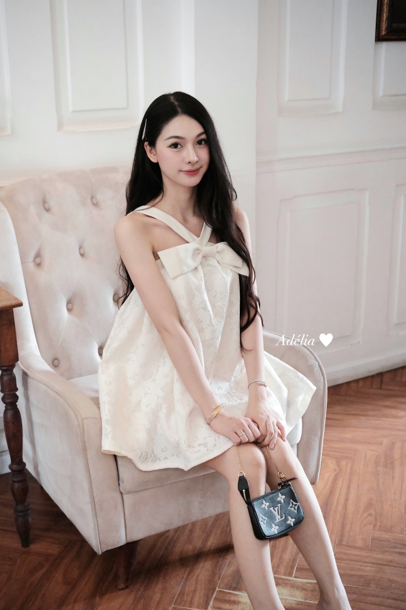 [🆕🇻🇳] Adélia  👕 Top1Fashion 👗  /𝗙𝗘𝗘𝗗𝗕𝗔𝗖𝗞/  Ms. Khanh Linh𝗕𝗢𝗪 𝗧𝗢𝗣
• Chất liệu: Ren dệt
• Màu sắc: Trắng kem
• Size: S/M/L_____________
𝐀𝐝𝐞́𝐥𝐢𝐚
HCMC – Online Based
IG: adelia.studios
, shares-11✔️ , likes-36❤️️ , date-2025-08-22 02:11:53🇻🇳🇻🇳🇻🇳📰🆕