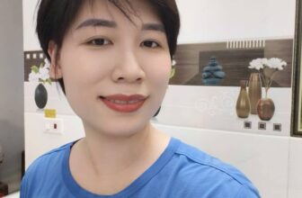 [🆕🇻🇳] Phương Đoàn shop – Chuyên giày dép Quảng Châu 👕 Top1Fashion 👗  Nay mưa to quá e ko live xả được
Còn 1_2 buổi nữa là e nghỉ thui a
Các c ủng hộ e nhé
Chân dung chủ shop giày a!
, shares-0✔️ , likes-29❤️️ , date-2025-08-27 00:12:18🇻🇳🇻🇳🇻🇳📰🆕