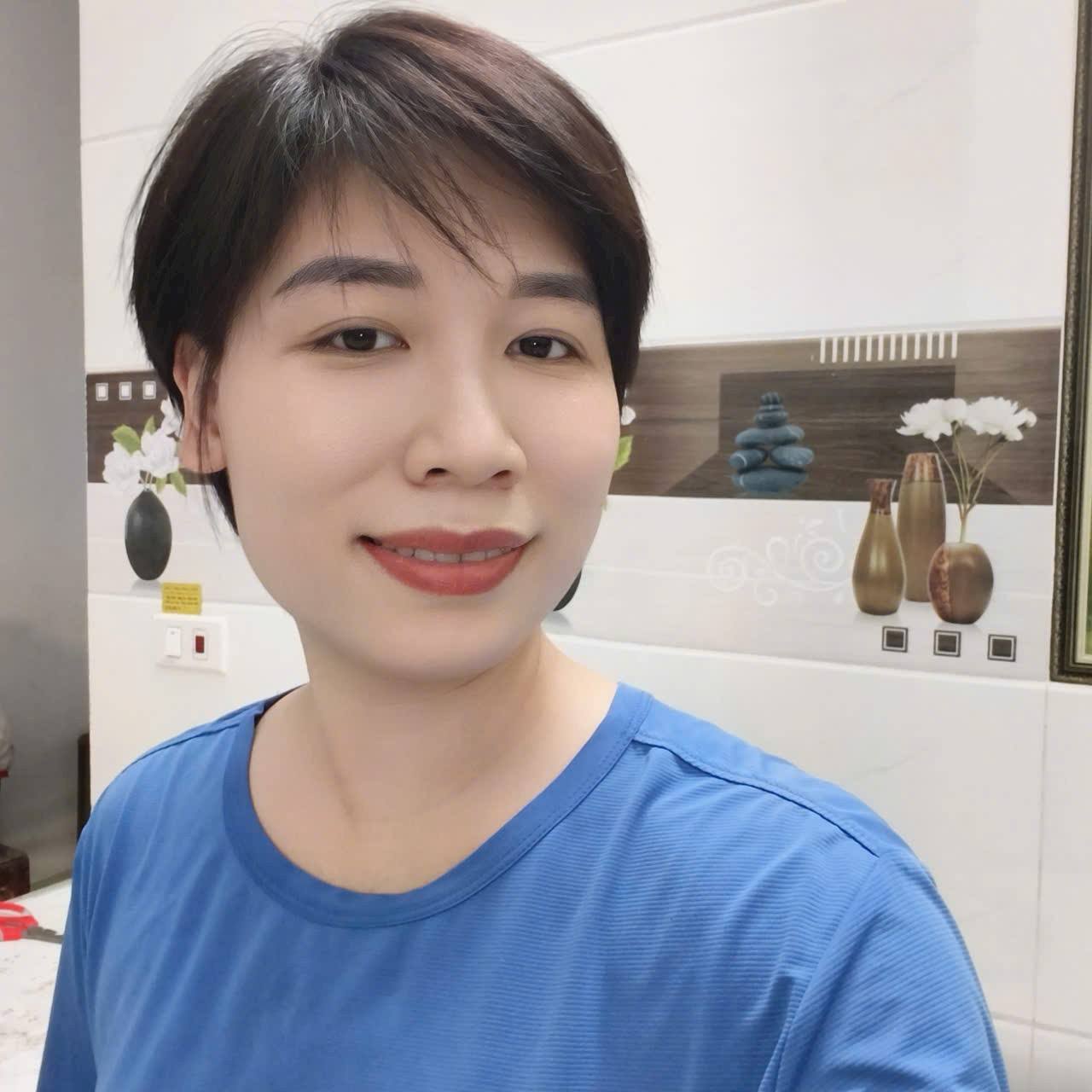 [🆕🇻🇳] Phương Đoàn shop – Chuyên giày dép Quảng Châu 👕 Top1Fashion 👗  Nay mưa to quá e ko live xả được
Còn 1_2 buổi nữa là e nghỉ thui a
Các c ủng hộ e nhé
Chân dung chủ shop giày a!
, shares-0✔️ , likes-29❤️️ , date-2025-08-27 00:12:18🇻🇳🇻🇳🇻🇳📰🆕