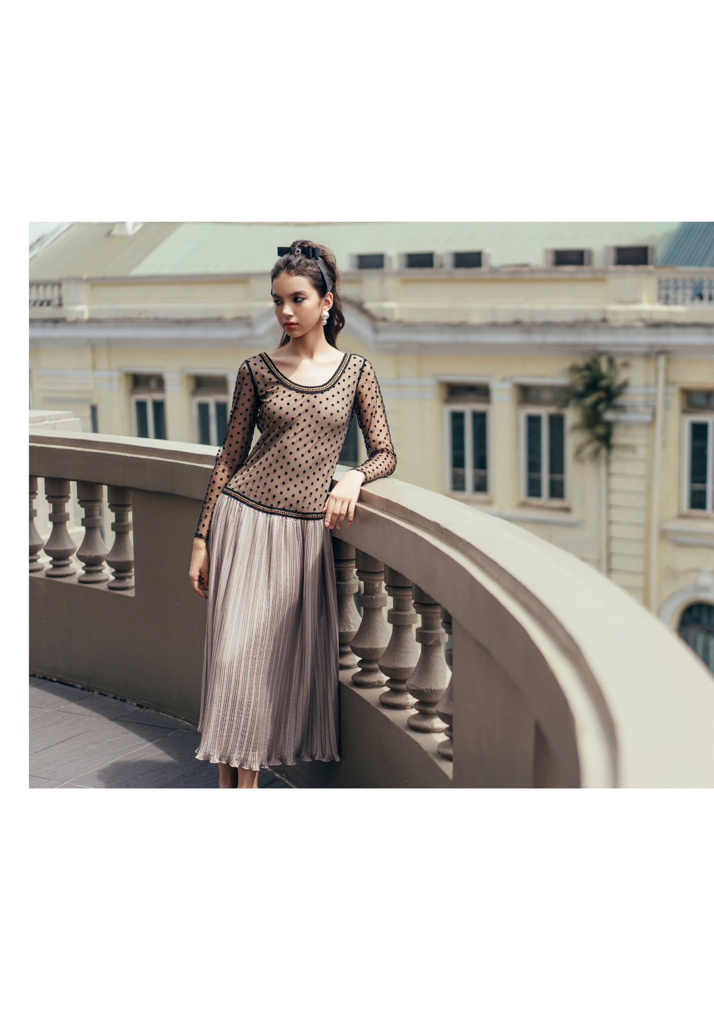 [🆕🇻🇳] ITWARDROBE 👕 Top1Fashion 👗  Mùa thu thêm phần lãng mạn với đầm ren chấm bi dáng midi nhà ITWARDROBE.Các chị đã sở hữu em đầm hot hit này đều feedback rằng đầm rất tinh tế và mặc lên , shares-0✔️ , likes-6❤️️ , date-2025-08-28 20:03:08🇻🇳🇻🇳🇻🇳📰🆕