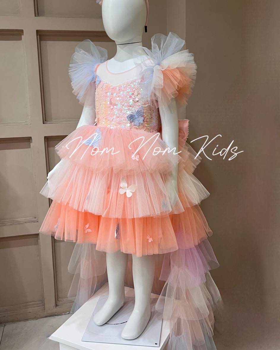 [🆕🇻🇳] Nom Nom Kids – Váy công chúa thiết kế cho bé yêu 🧑‍🧒❤️️👶⭐️ Tông hồng cam sữa ngọt xỉu nhé các mom ơi, sẵn size từ 12-35kg luôn ạ 
 , shares-0✔️ , likes-7❤️️ , date-2025-08-26 17:20:18🇻🇳🇻🇳🇻🇳📰🆕