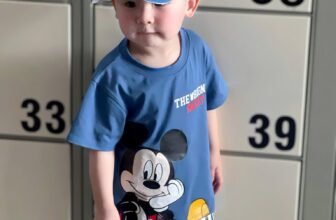 [🆕🇻🇳]  Gs Shop Vũng Tàu – Chuyên sỉ và lẻ quần áo trẻ em từ bình dân đến cao cấp 🧑‍🧒❤️️👶⭐️ Màu nó đúng chuẩn xanh sạch đẹp luôn các chế ui và quan trọng là e bán KÈM MŨ ạ!!
Micky xanh,quần sọc kẻ sáng sủa
Chất cotton mềm mát, form rộng dễ chịu, m , shares-0✔️ , likes-0❤️️ , date-2025-09-04 01:06:11🇻🇳🇻🇳🇻🇳📰🆕