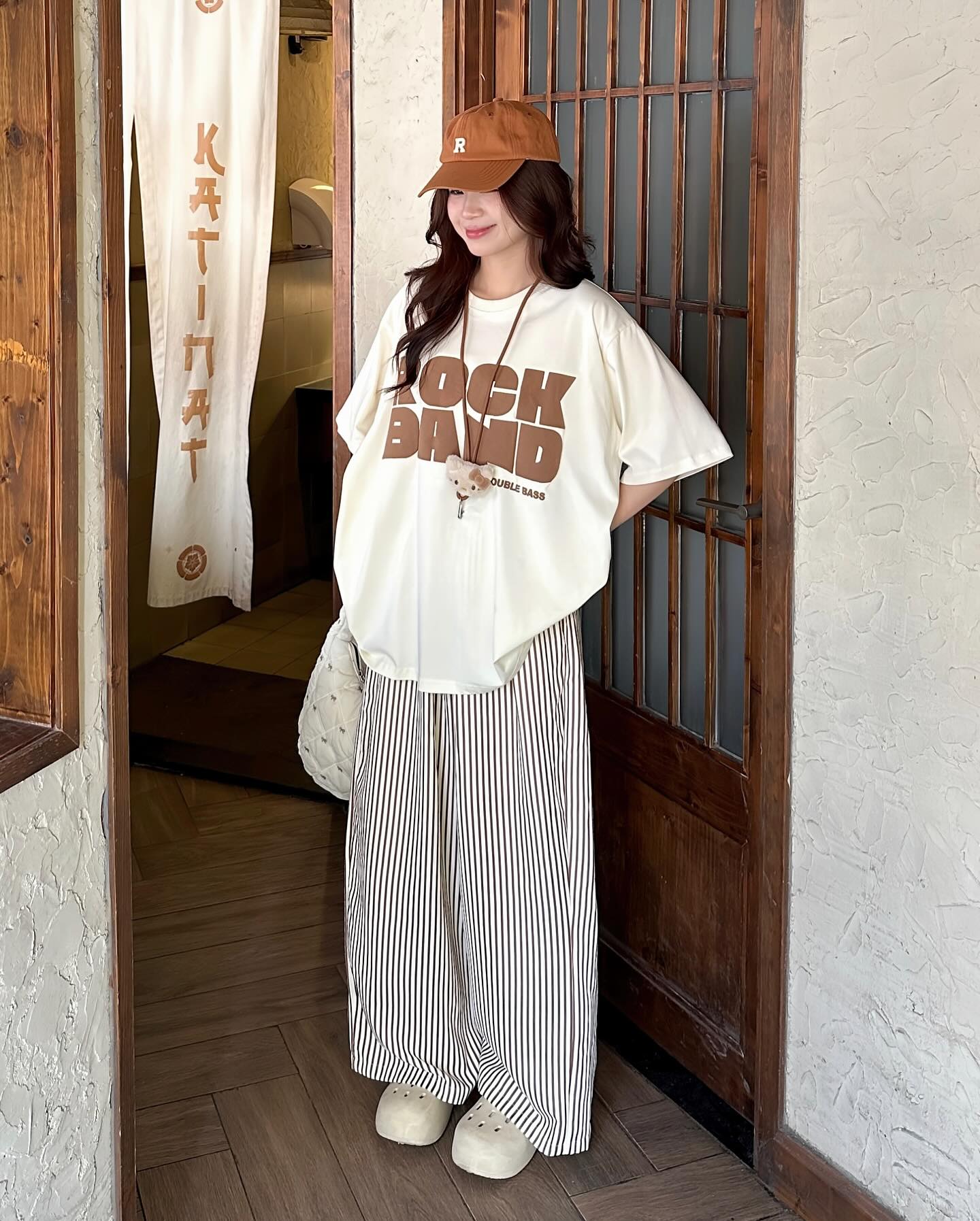 [🆕🇻🇳] Jem closet – Cửa hàng quần áo nữ  👕 Top1Fashion 👗  𝐑 𝐄 𝐒 𝐓 𝐎 𝐂 𝐊Quần vải KEMO – 3508 (Nâu)
Chất vải sọc xốp Hàn siêu thoải mái, khó nhăn, tone màu basic dễ phối đồ, freesize eo chun co dãn theo số đo. Ta , shares-0✔️ , likes-9❤️️ , date-2025-09-05 17:14:33🇻🇳🇻🇳🇻🇳📰🆕