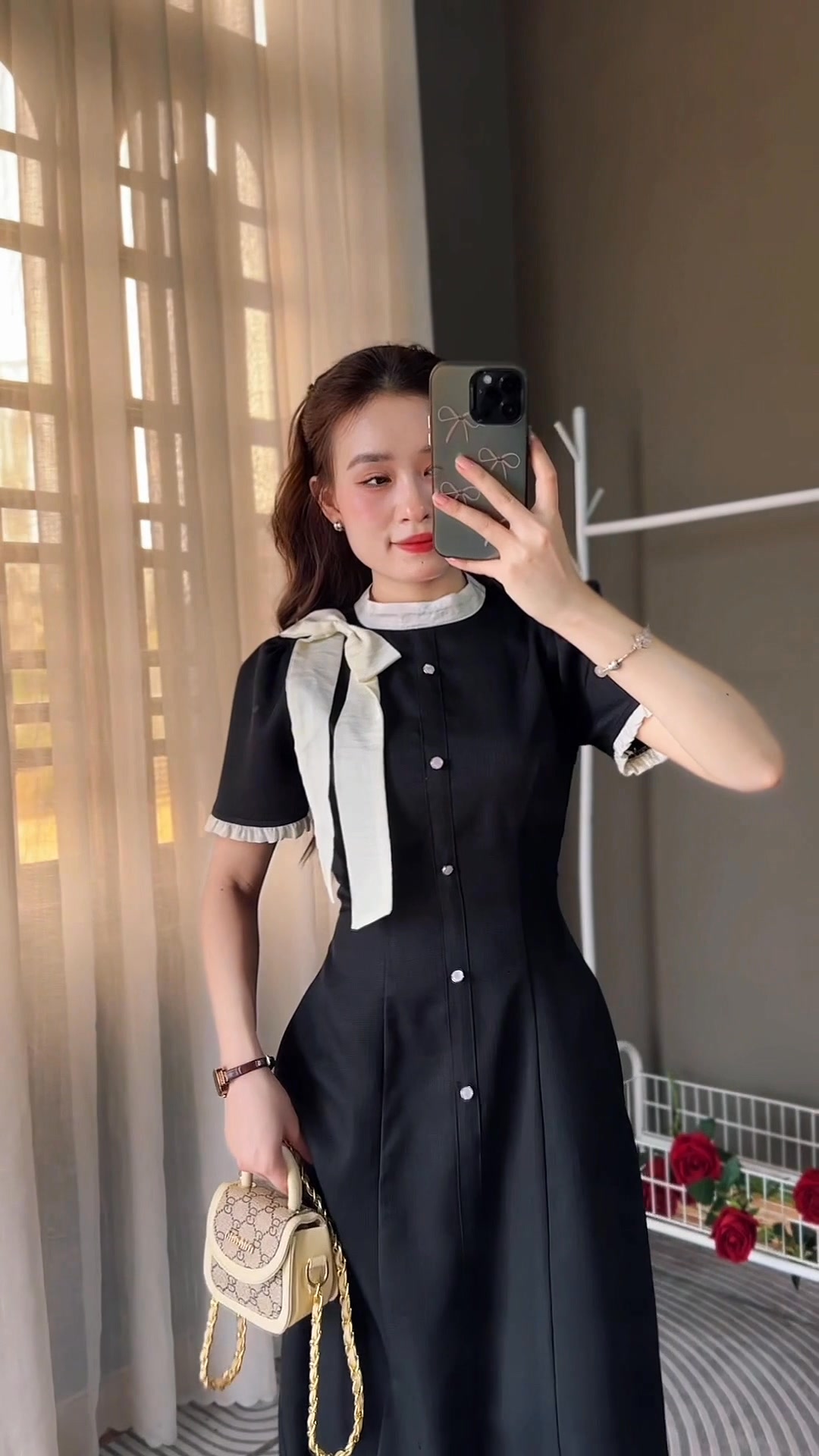 [🆕🇻🇳] The Gemii Studios 👕 Top1Fashion 👗  Có bao nhiêu màu đi nữa thì màu ĐEN vẫn là chân ái đúng không ạ  Cứ 1 đơn hàng tới tay khách là nhận ngay 1 feedback, đủ uy tín chưa ạ
Màu: Đen/Kem
Size:  , shares-0✔️ , likes-0❤️️ , date-2025-09-03 14:56:33🇻🇳🇻🇳🇻🇳📰🆕